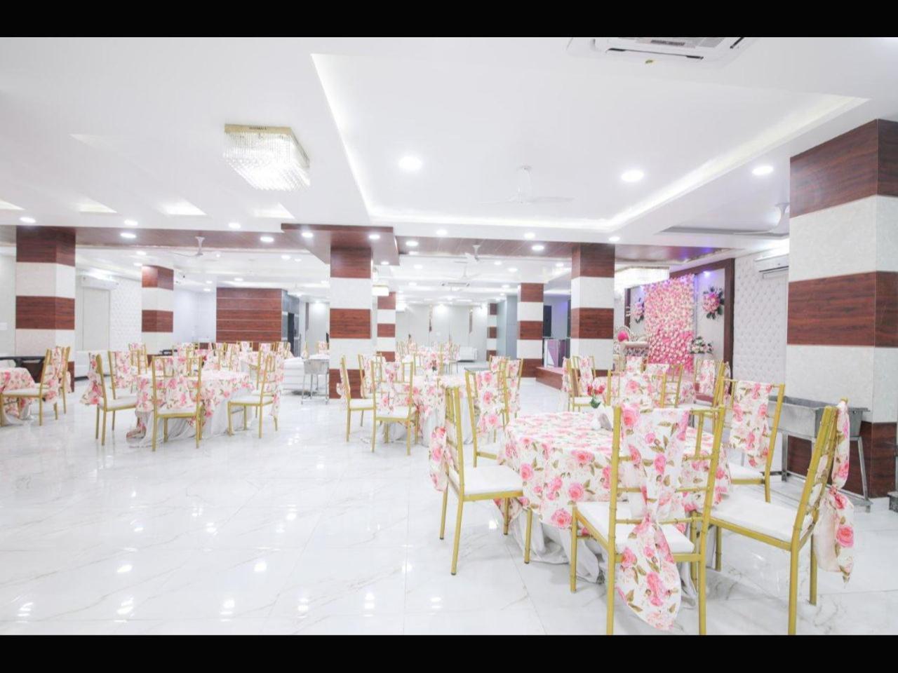 Kusum House Bed and Breakfast Greater Noida Eksteriør billede